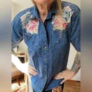 Vintage western appliqué bedazzled Denim Short Sleeve Floral Embroidered Shirt